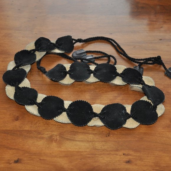 Black Leather & Seal Skin Disk Tie Hip Hugger Belt - Picture 2 of 4